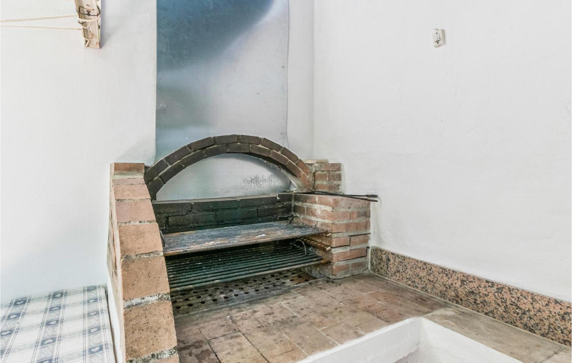 3 Bedroom Beautiful Home In Fuente Tojar Екстериор снимка